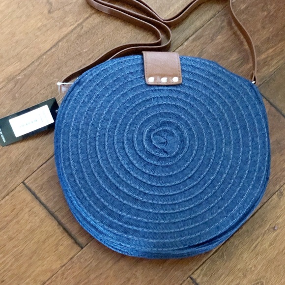 NWT.  Blue fully lined straw-like purse - Picture 3 of 5